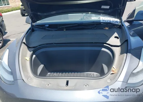 2023 Tesla Model Y Awd/Long Range Dual Motor All-Wheel Drive z USA, uszkodzony, nr VIN 7SAYGDEE7PA106824